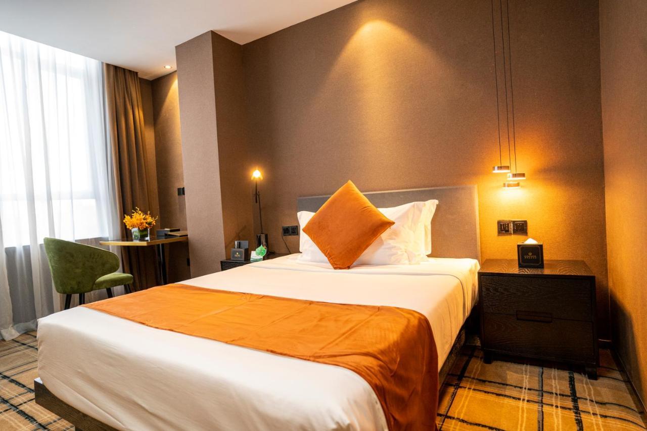 Ocean Hotel Phnom Penh Eksteriør billede