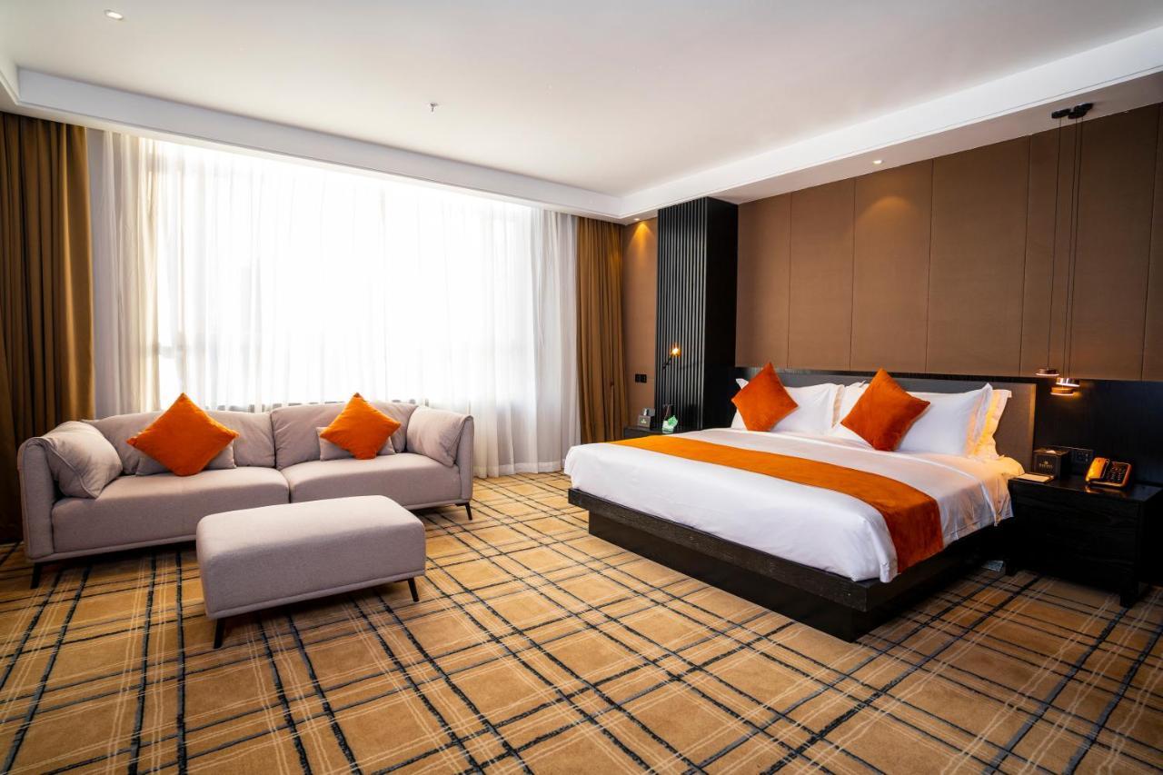 Ocean Hotel Phnom Penh Eksteriør billede