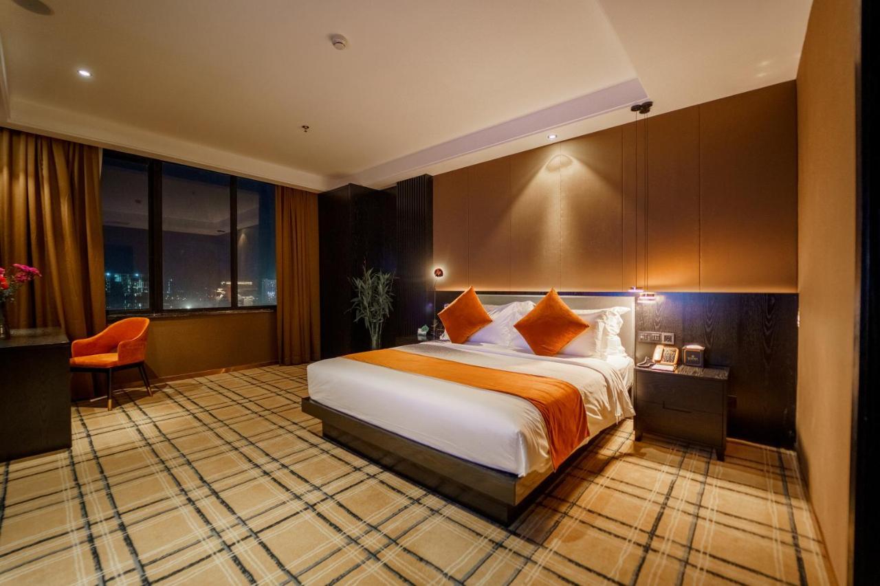 Ocean Hotel Phnom Penh Eksteriør billede