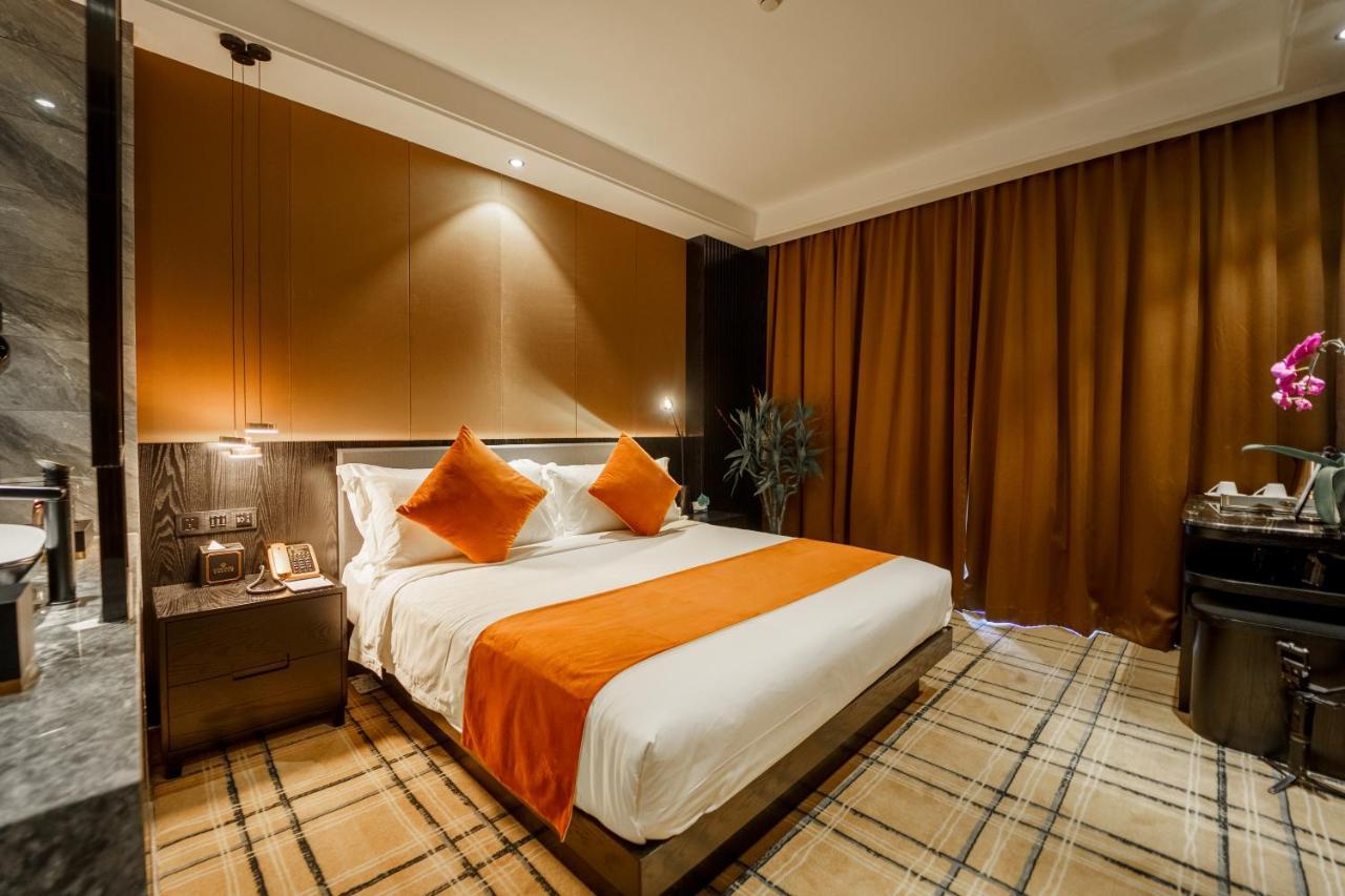Ocean Hotel Phnom Penh Eksteriør billede