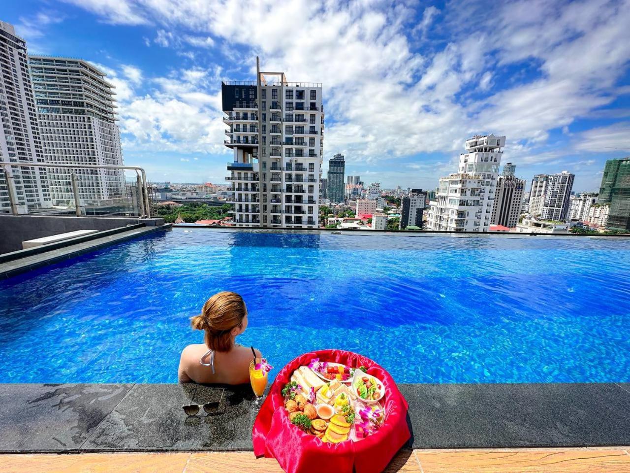 Ocean Hotel Phnom Penh Eksteriør billede